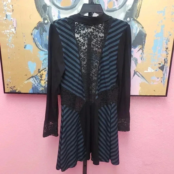 Dolcezza Open Front Lace Insert Cardigan - Picture 2 of 4